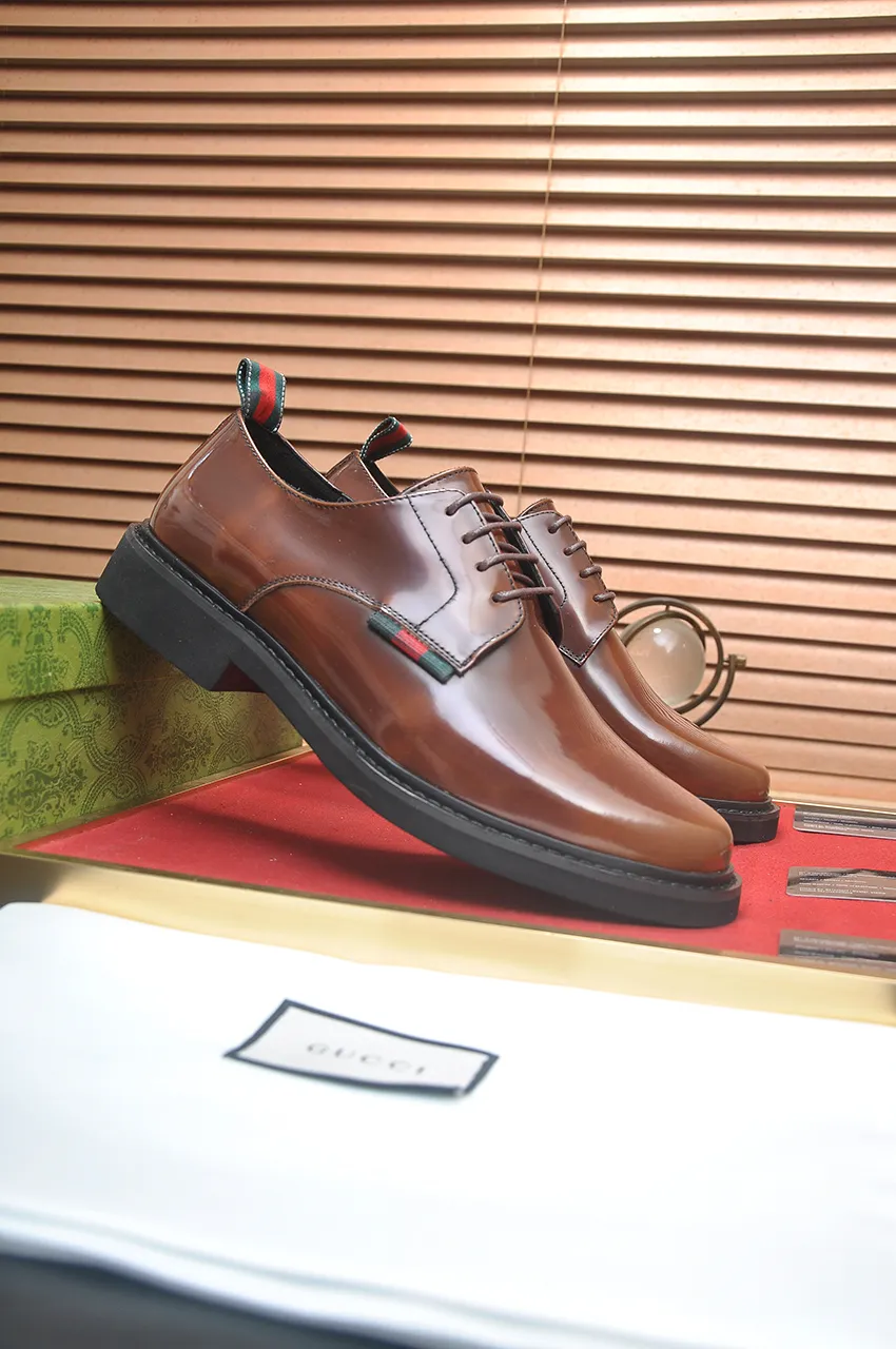 Men's shoes💰540💶Italy's top luxury men's shoe giant (GUCCI) (Gucci) (full cowhide lining) new arrival🍃Original European style🔰 Pleasant to the eye😍In order to make the shoes more durable and non-deformable🌀The production continues to follow traditional methods but there is still no lack of innovation💪Choose original sheepskin for the leather♻️ Smooth and natural And extra bright ⭐Made of imported cowhide, the first choice of rich people 38-45 (45 customized)